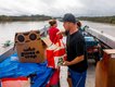 Port Macquarie locals are delivering food and aid to residents during flooding in North Shore. (Lindsay Moller/AAP PHOTOS)